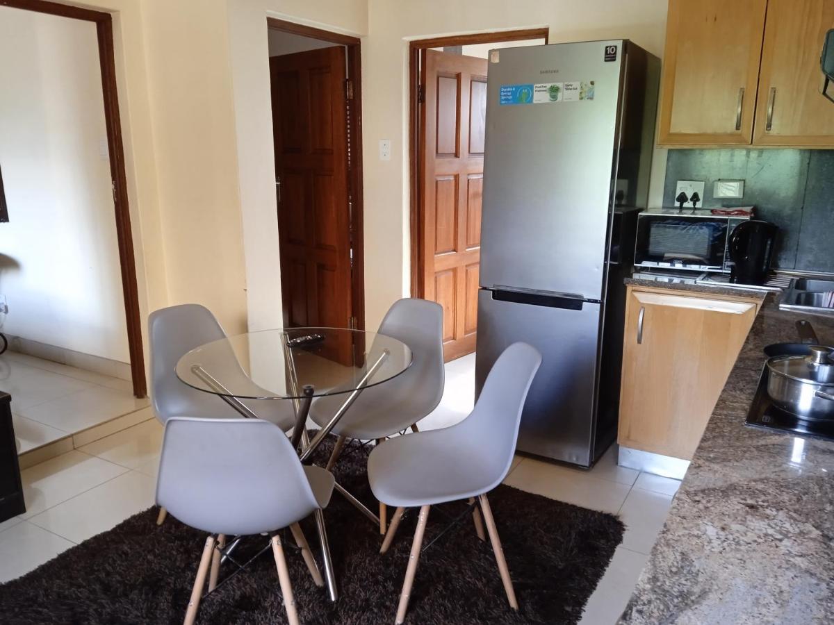 Suitetrails - Aloha Lodge 2 Bedroom Apartment near Menlyn Sleeps 4