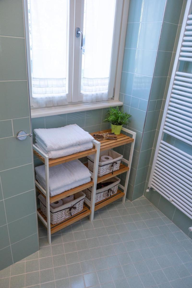 Bellagio Love apartment Pool Near lake Free parking - Housity
