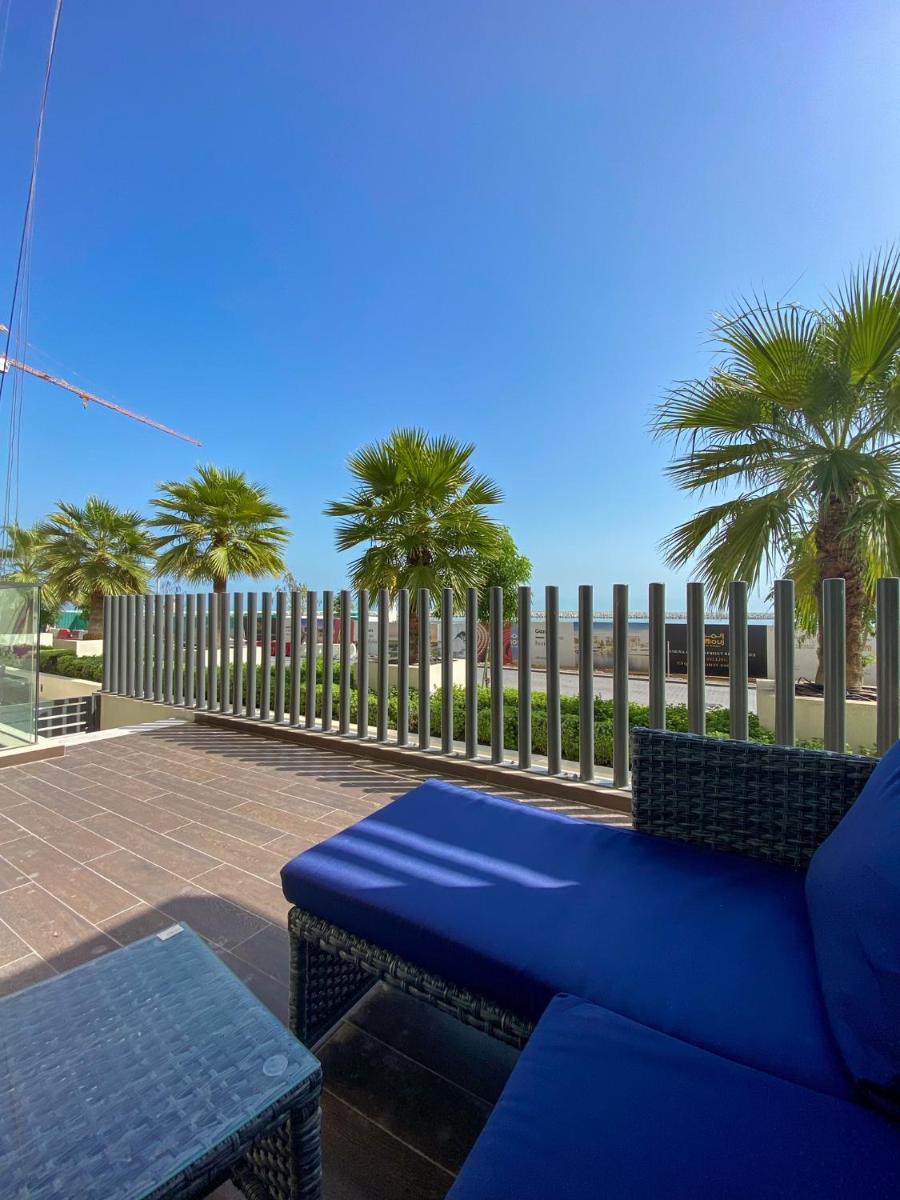 Suitetrails - Modern Flat-Muscat Hills ,pool view
