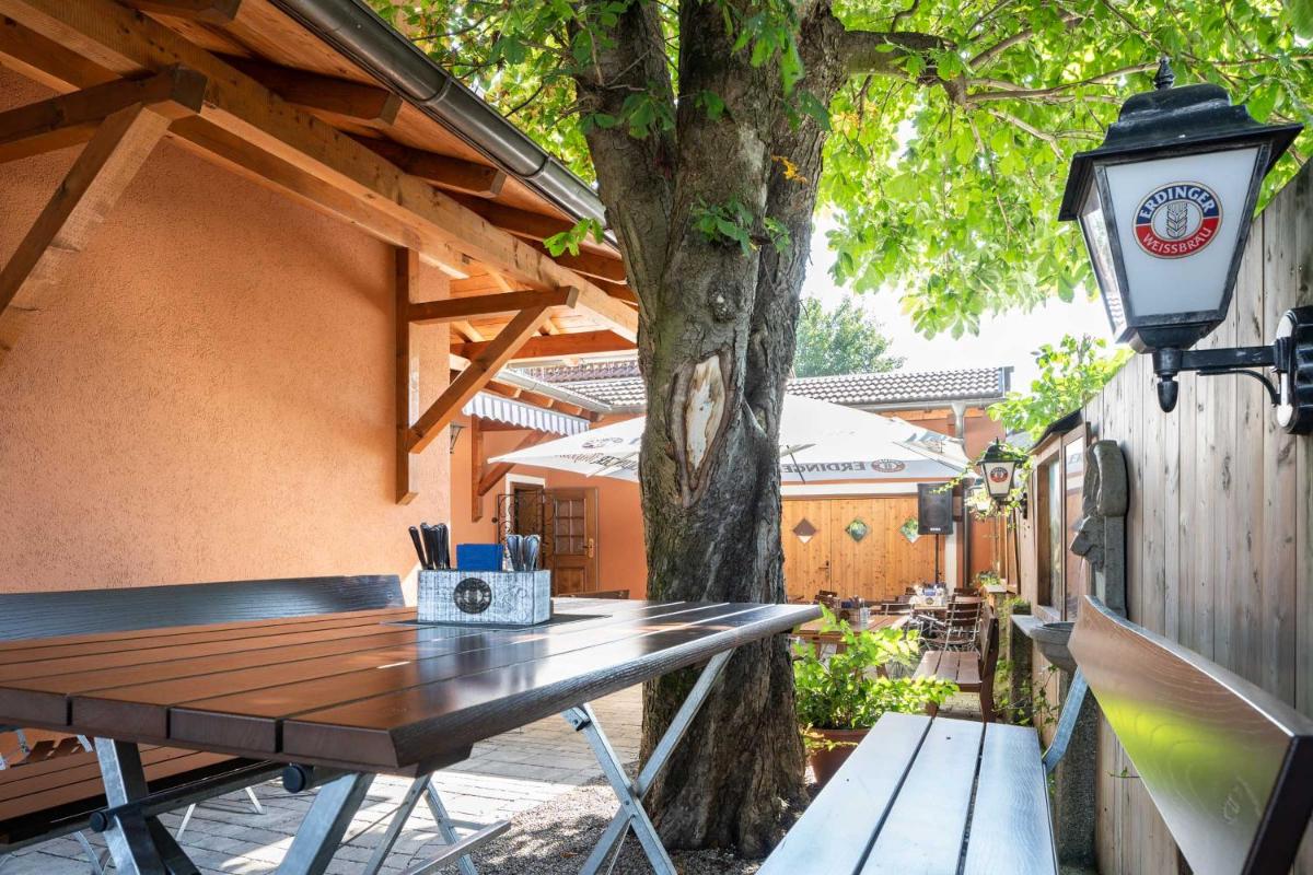 Landgasthof zum Erdinger Weissbräu - Housity