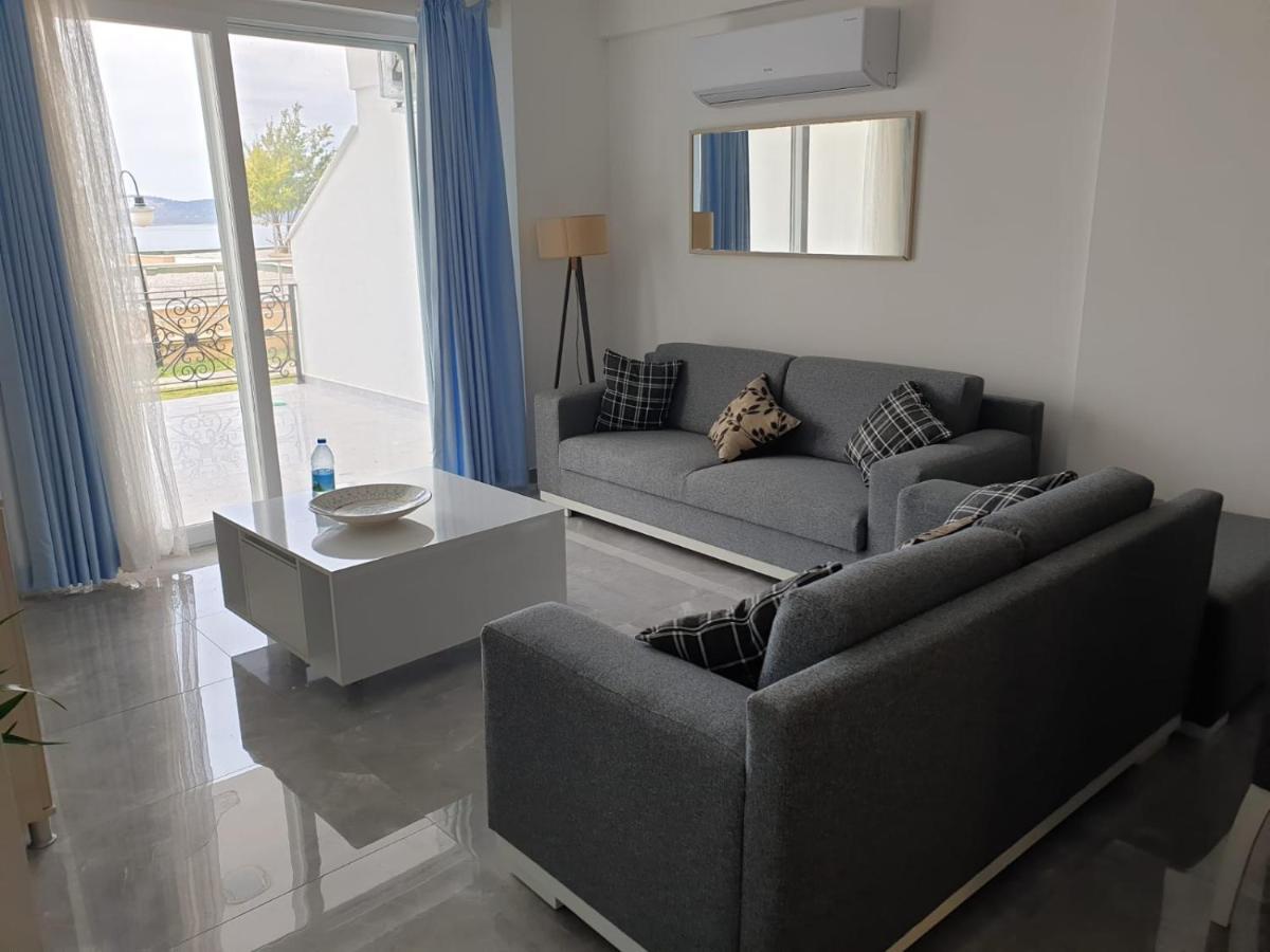 Pool, beach, shopping in walking distance - Housity