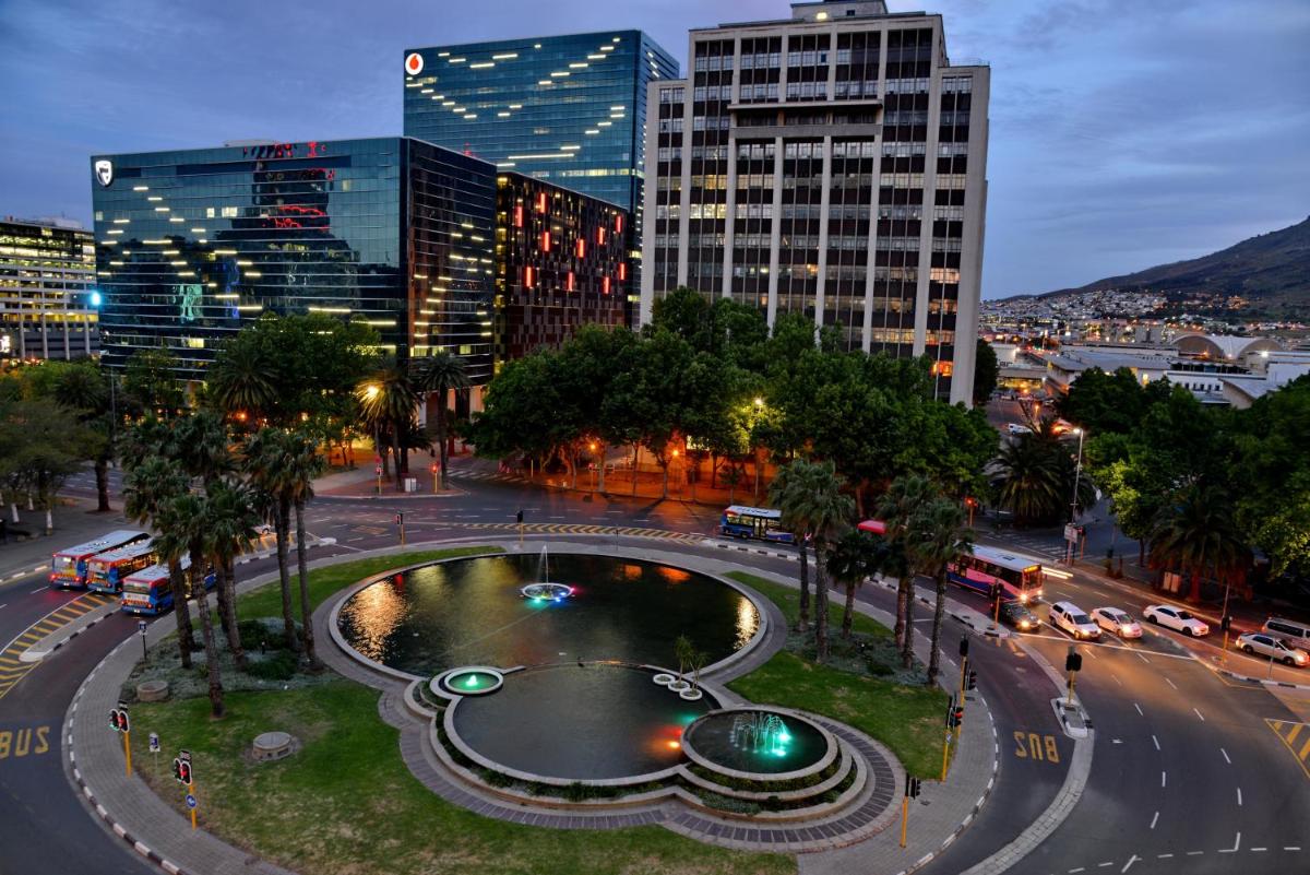 Fountains Hotel - Housity