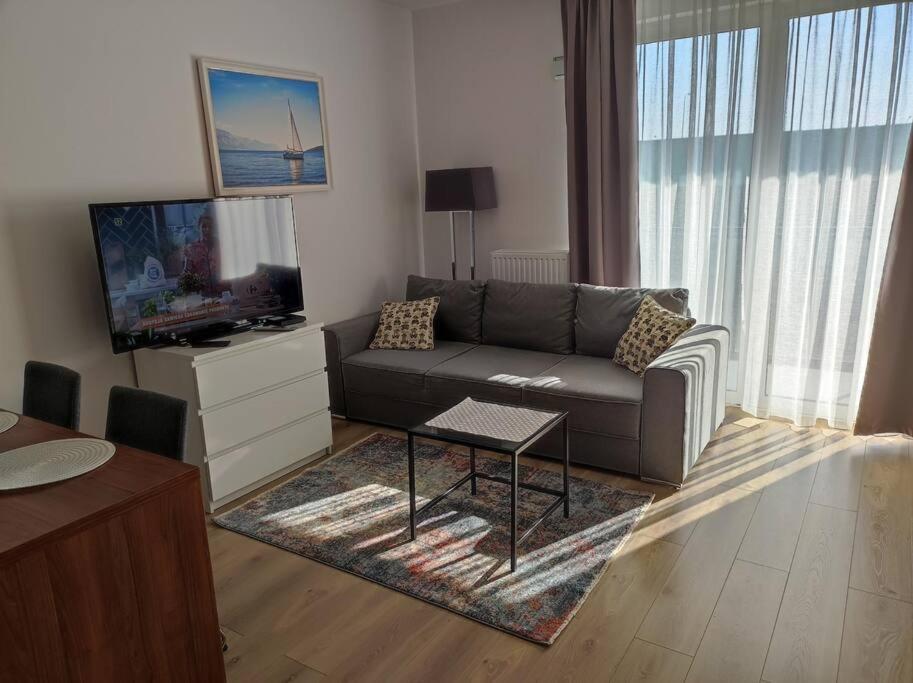 Branickiego 23 Apartment close to Medicover and Paley - Housity