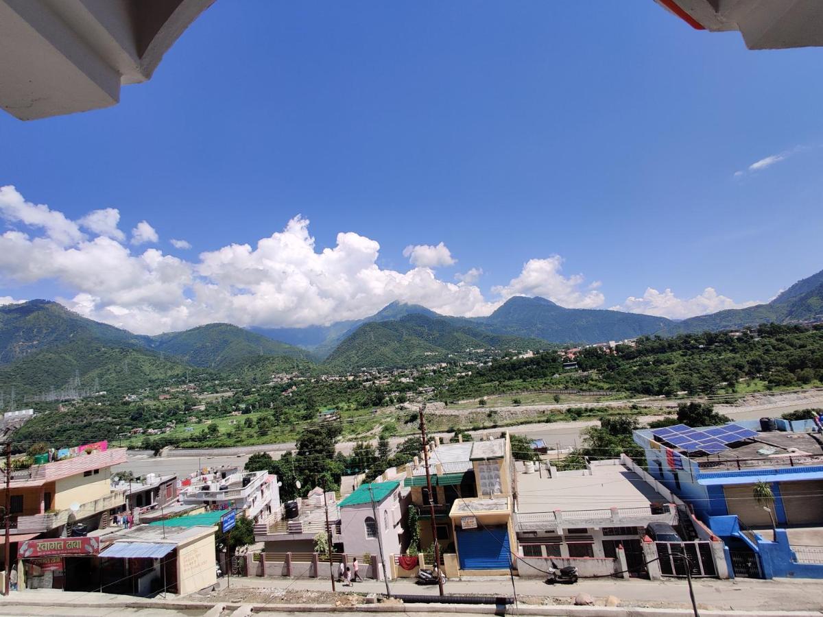 Suitetrails - Aashriwad Hotel
