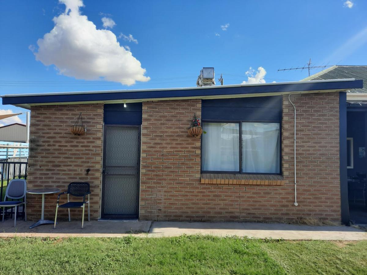 Sunshine Gardens Bourke Resort - Housity