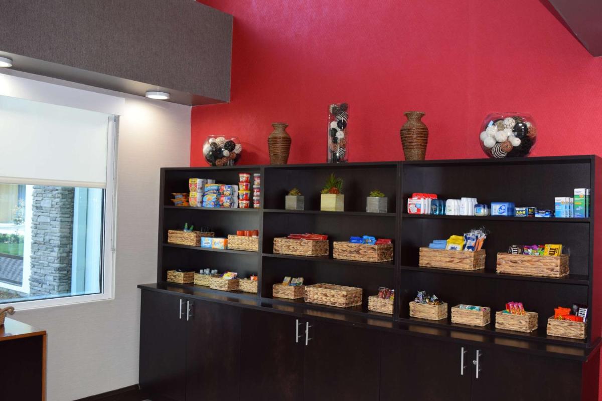 Best Western Plus Hardeeville Inn & Suites - Housity