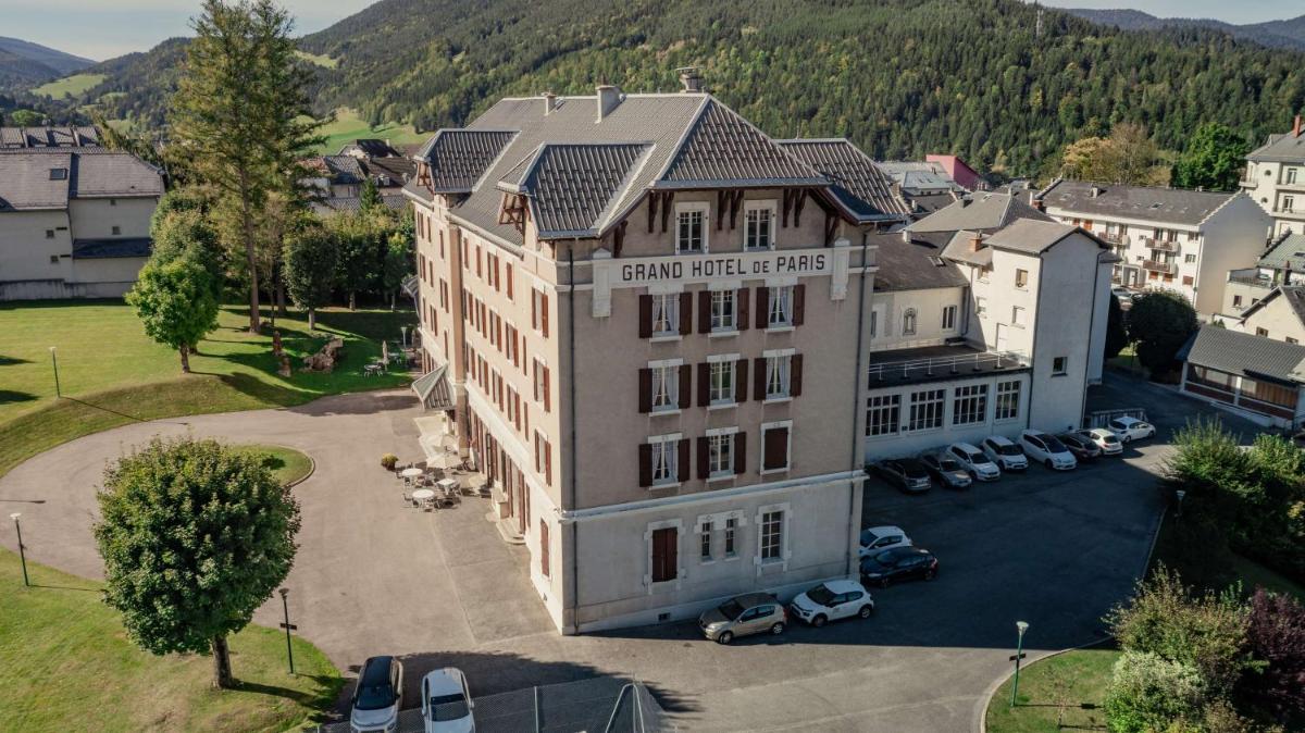 Vue générale sur la montagne ou vue sur la montagne depuis l'hôtel