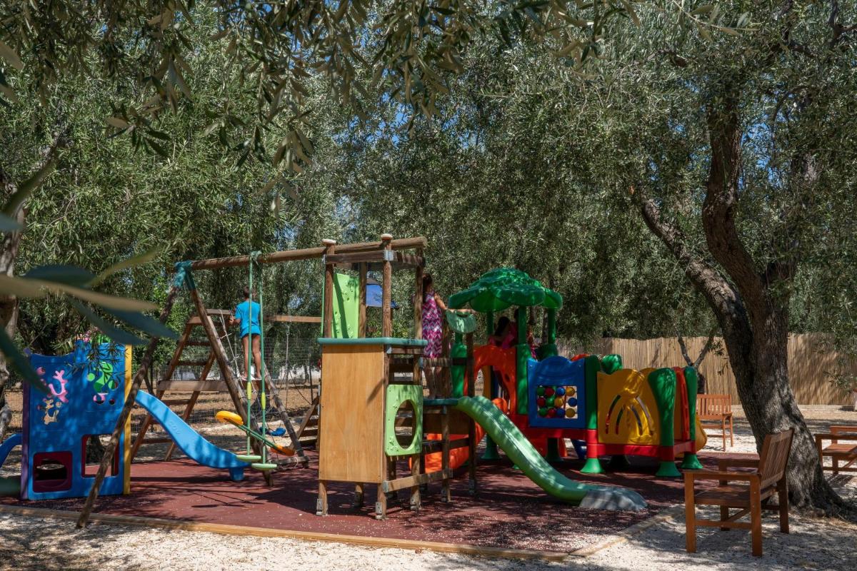 melograno Holiday Home with Swimming Pool and Private Beach - Housity