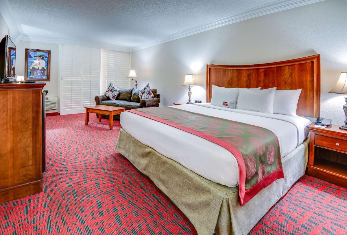 Ramada by Wyndham Metairie New Orleans Airport - Housity