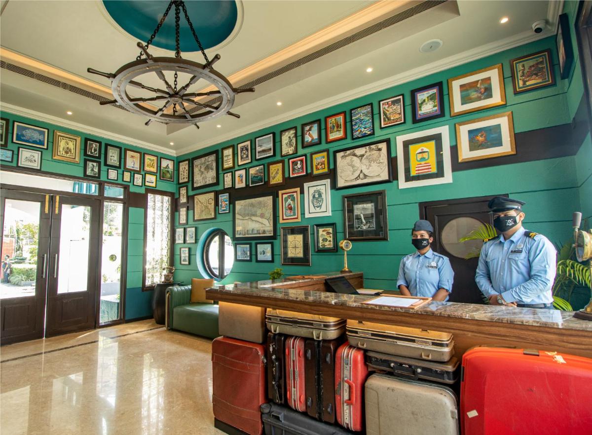 Suitetrails - Polo Floatel Kolkata