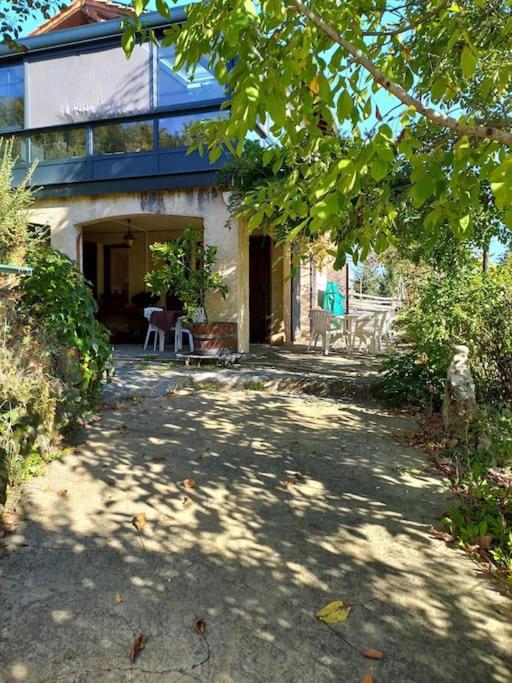 Bas de villa, 2 terrasses, piscine, SPA, sauna... - Housity