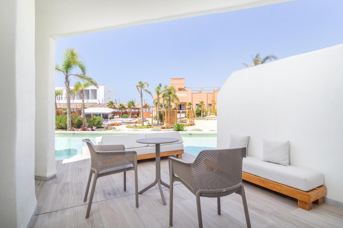 Piscina en o cerca de Zahara Beach & Spa by QHotels - Adults Recommended