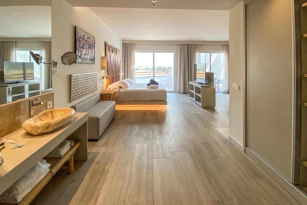 Cama o camas de una habitación en Zahara Beach & Spa by QHotels - Adults Recommended