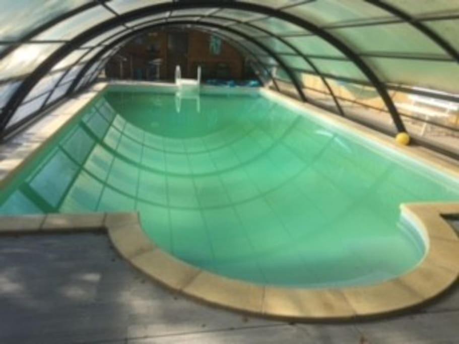 Bas de villa, 2 terrasses, piscine, SPA, sauna... - Housity