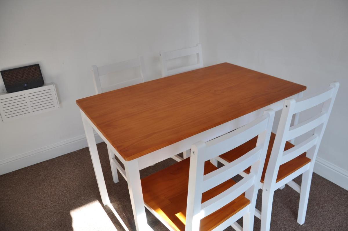 Modern Home just off Glastonbury High Street - Housity