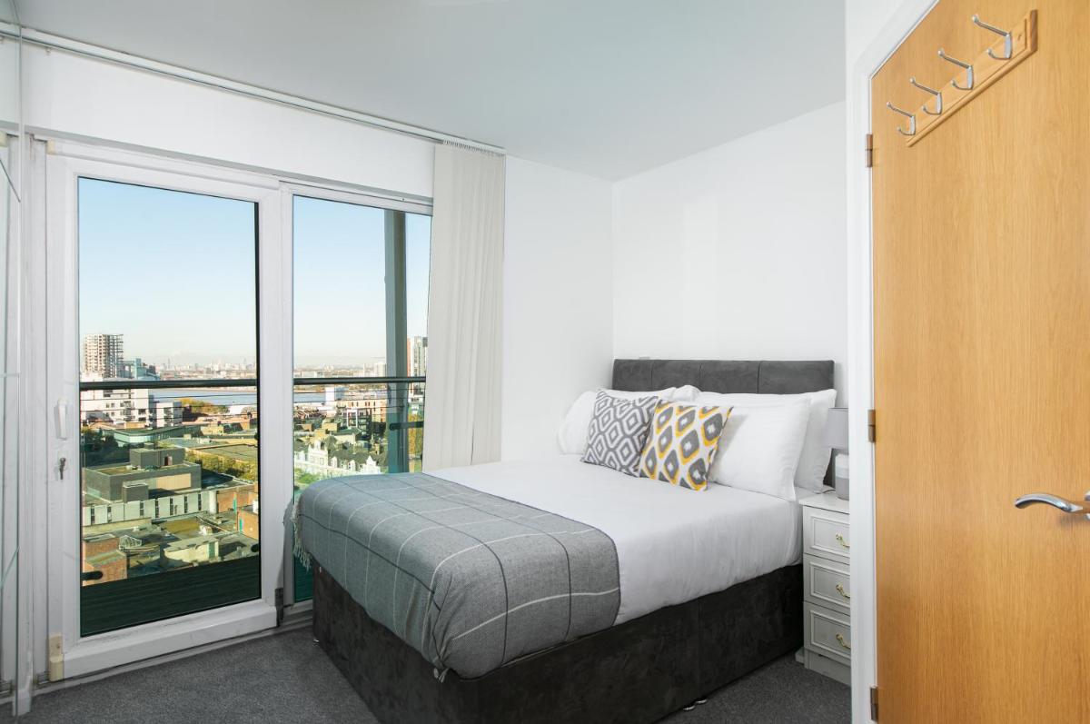 3BED PENTHOUSE NEAR LONDON CITY AIRPORT, O2 ARENA, LONDON EXCEL CENTRE with PARKING - Housity