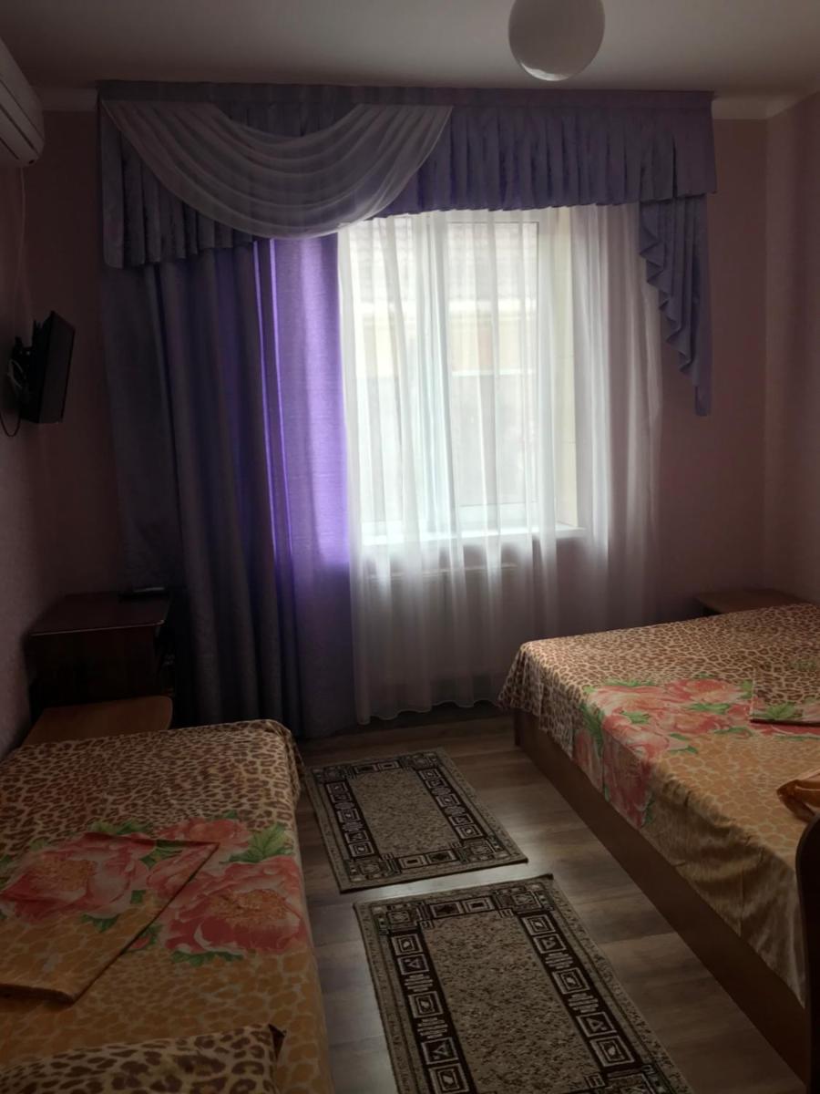 Izumrud Hotel - Housity