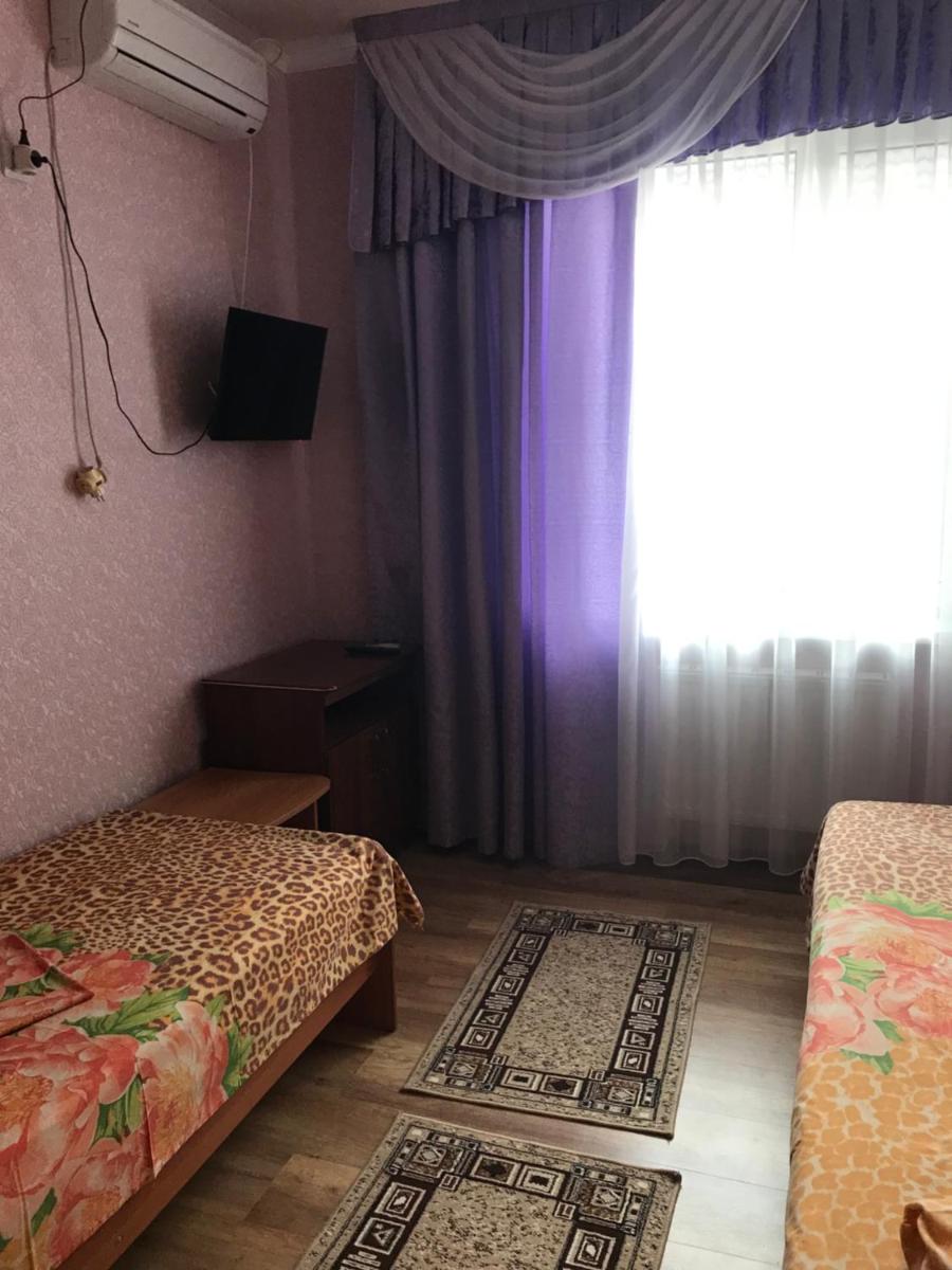 Izumrud Hotel - Housity