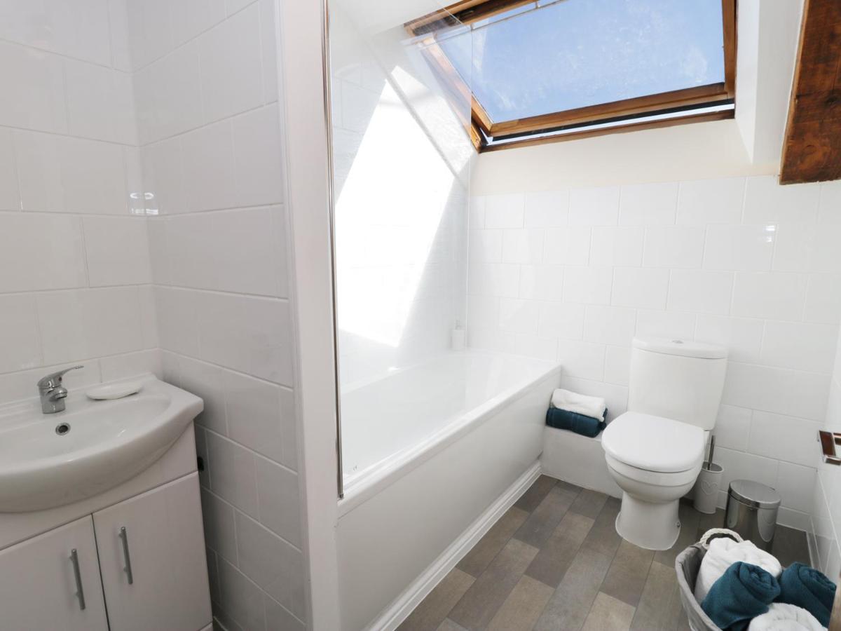 Loft Cottage - Housity