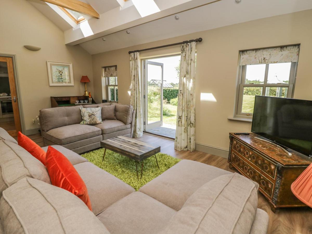Providence Cottage - Housity