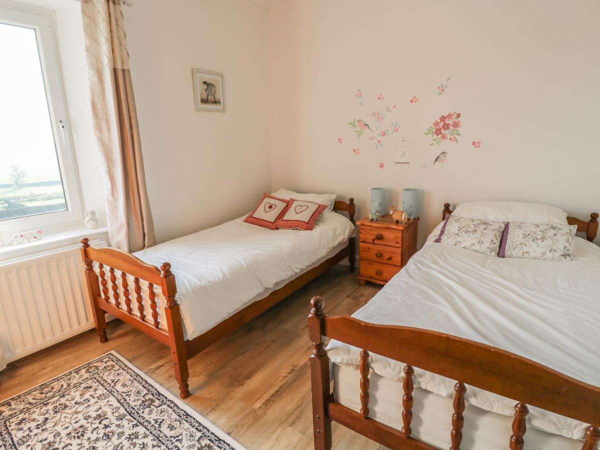 3 Guys Cottages - Housity