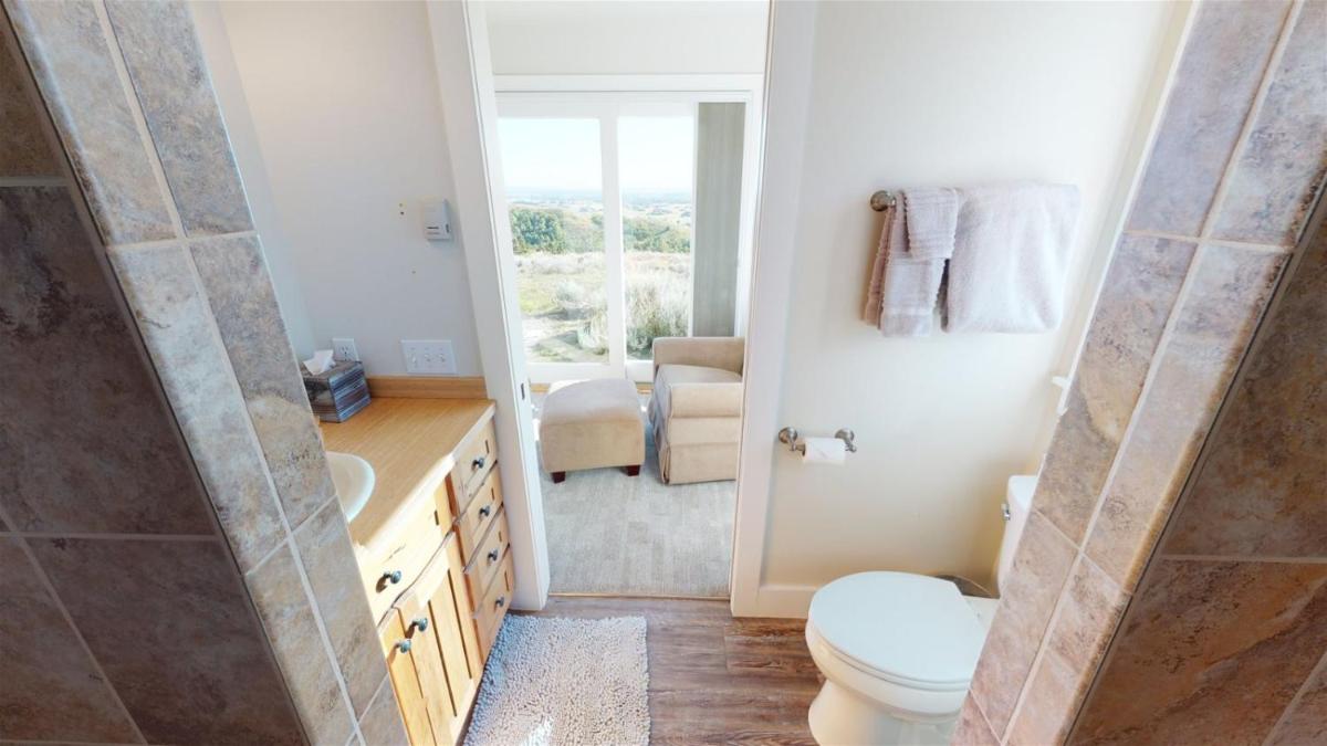 Dog Friendly Bird's Eye View with Hot Tub by AAA Red Lodge Rentals - Housity