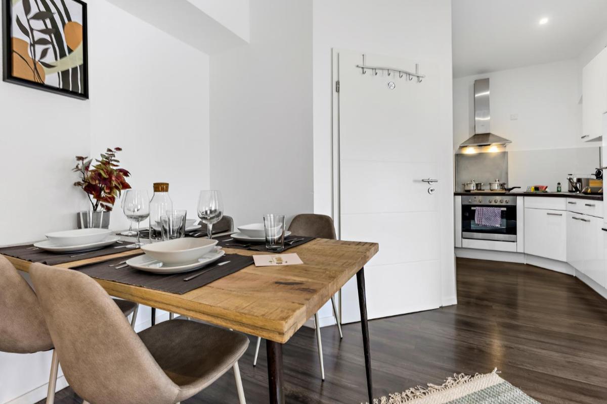 LUXOMES - Spacious Studio for 4 - Kitchen - Parking - Housity