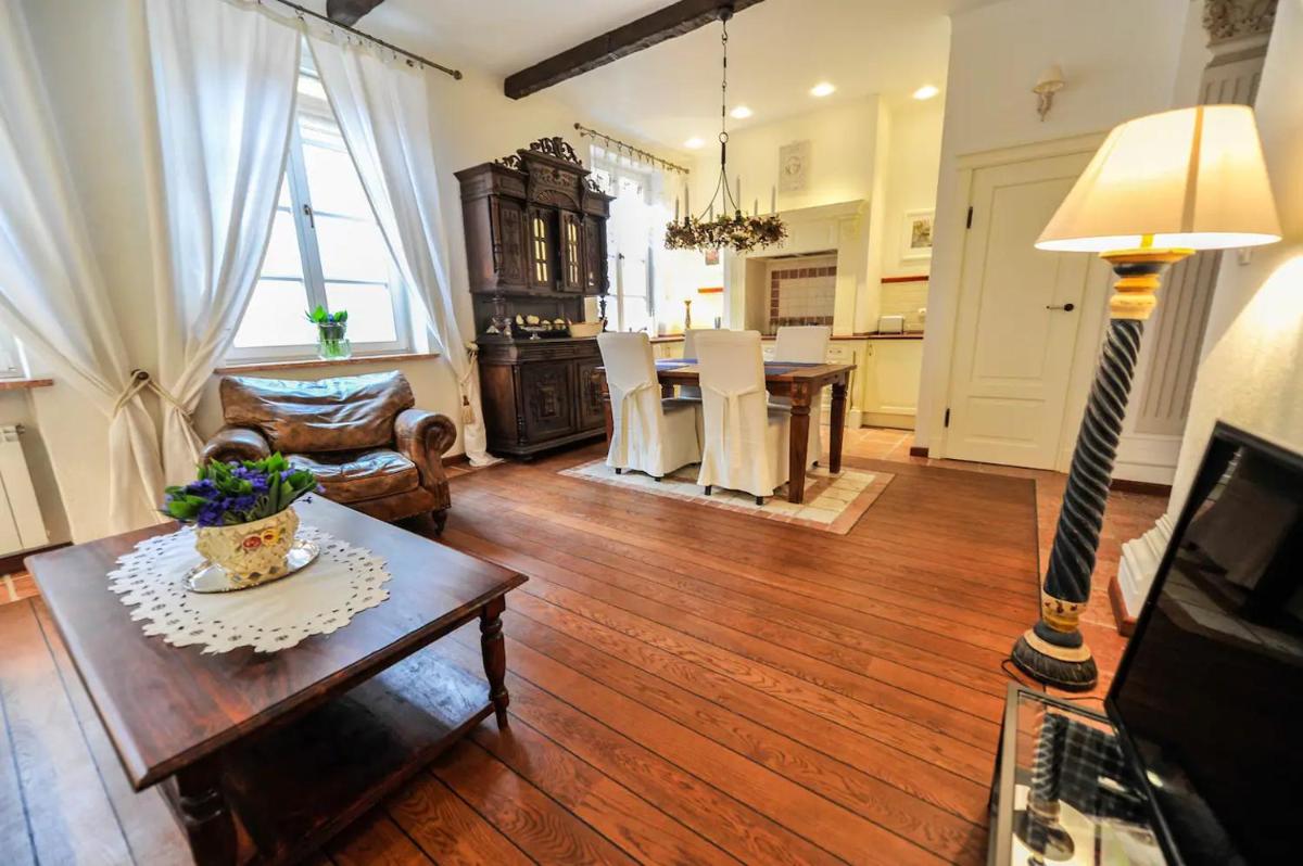 Suitetrails - Castle Square Apartment