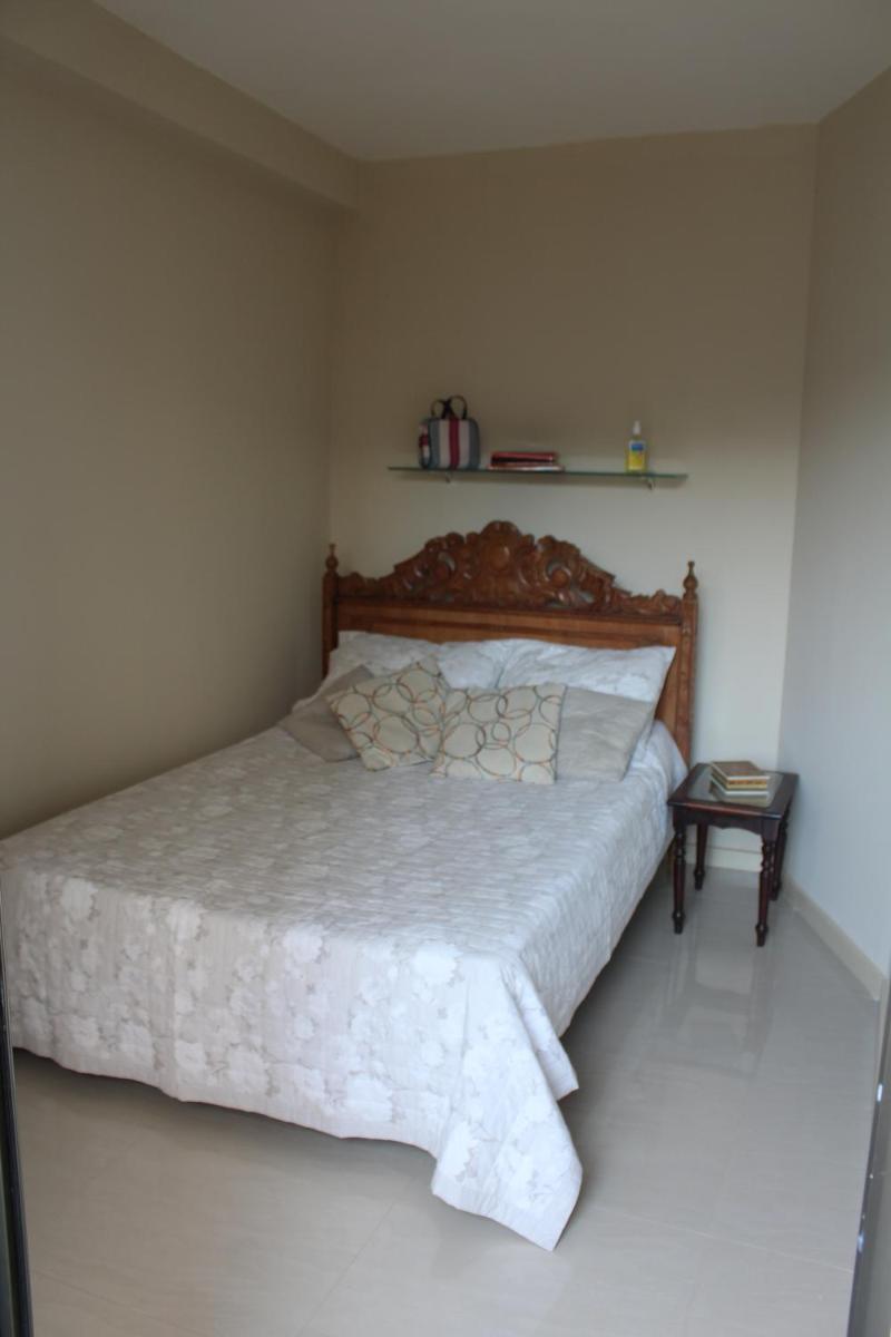 APARTAMENTO 3 QUARTOS,PRÉDIO FRENTE PRAIA GRANDE - Housity