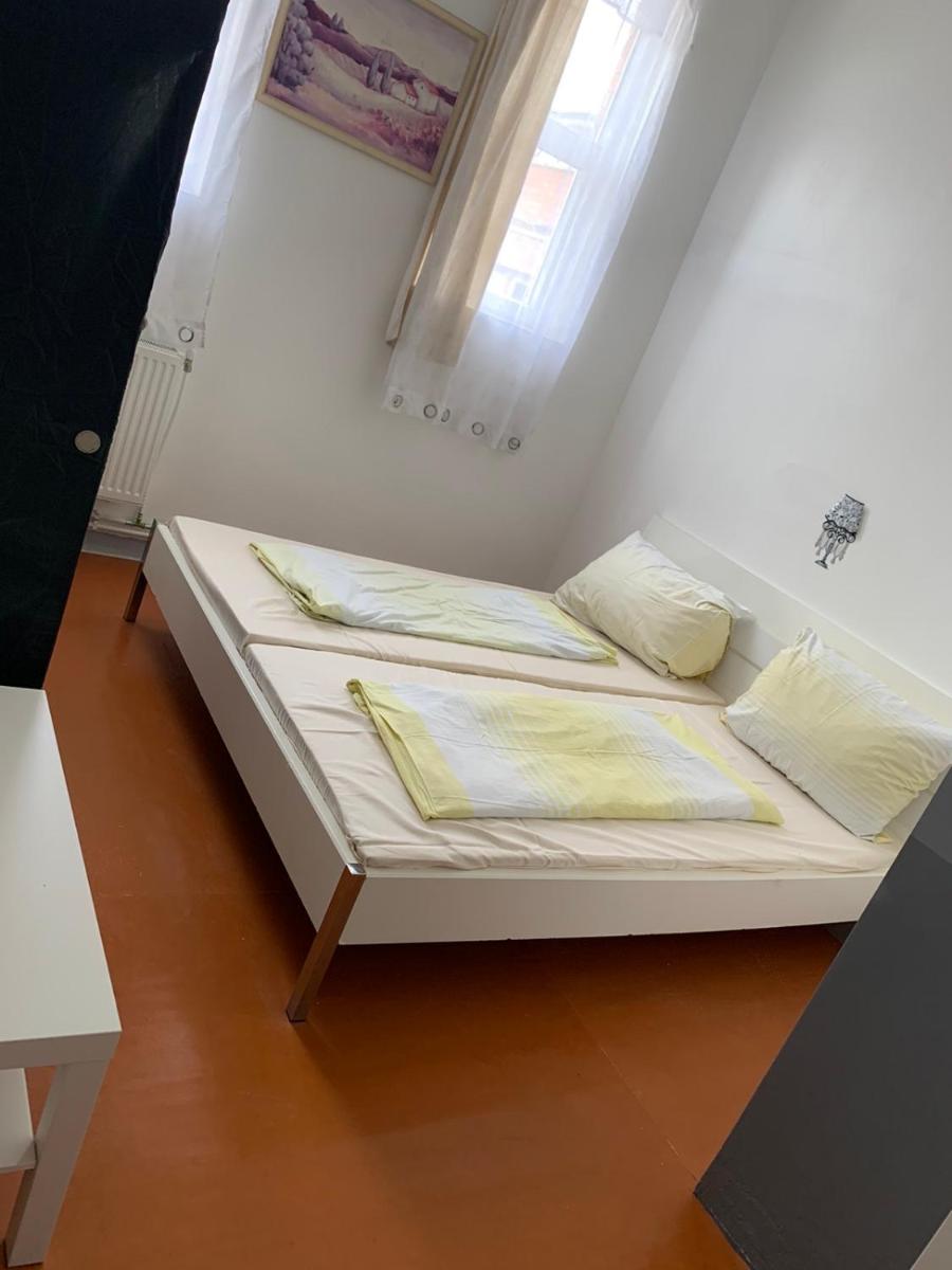 Kocka Szálló - Housity