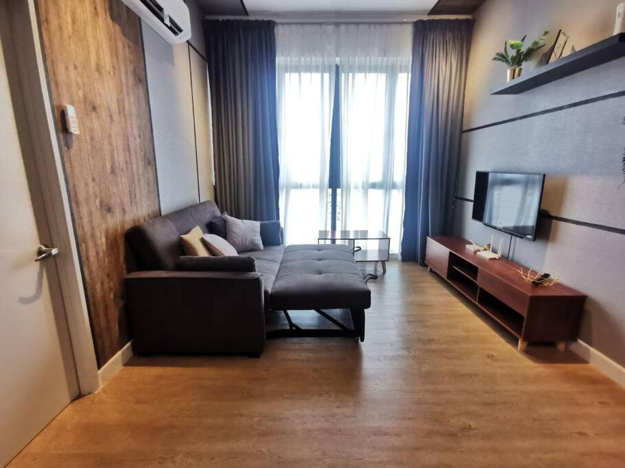 One Bedroom SUITES TROIKA - Housity