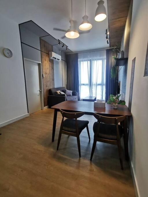 One Bedroom SUITES TROIKA - Housity