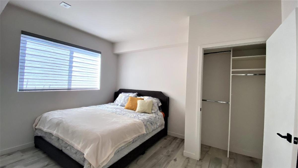 Beautiful and Sunny 3bd 2ba Hollywood Apartment - Housity