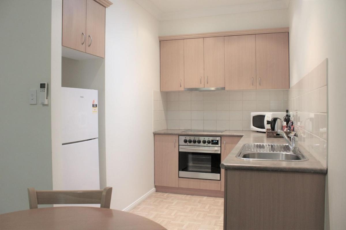 Carlyle Suites & Apartments - Housity