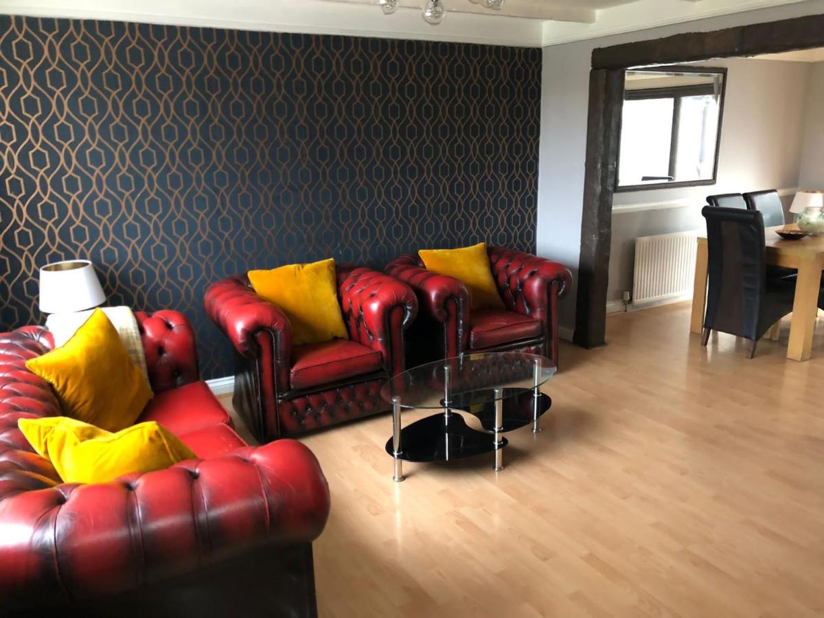 Babsysplace - Open Plan 3 Bed Townhouse - Housity