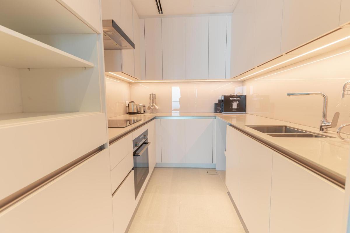 Stunning 2BHK Address Beach Resort Residence - Housity
