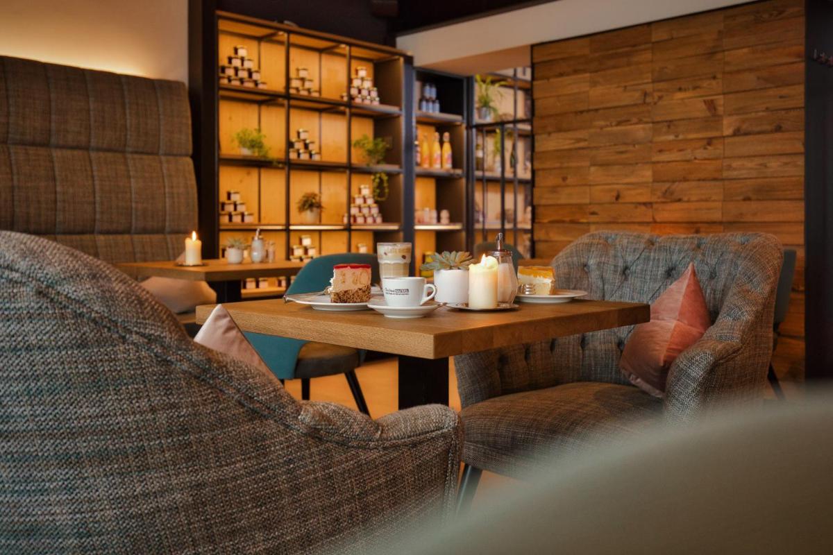 Hotel Amberger Hof - Housity