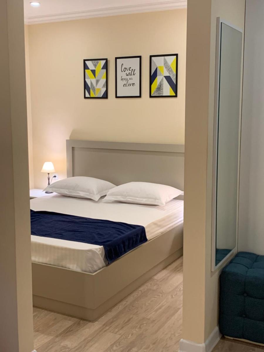 Art Apart 6 - Housity