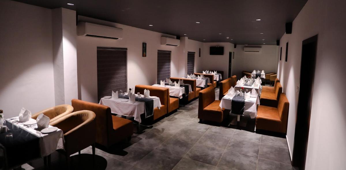 Hotel Emperor - Housity