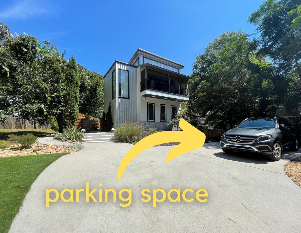 Suitetrails - NormalBnB - 2 Blocks From Restaurants, Bars, Hospital