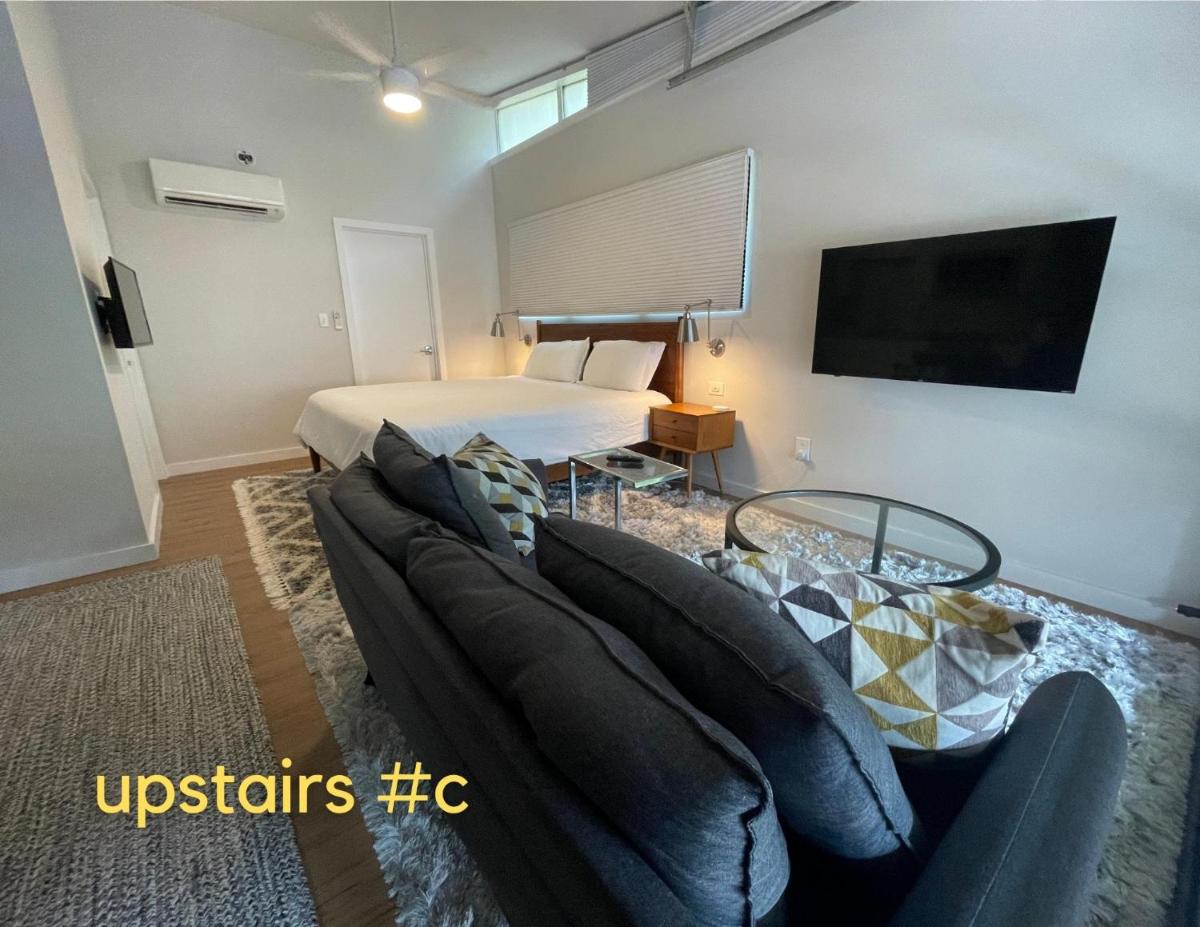 Suitetrails - NormalBnB - 2 Blocks From Restaurants, Bars, Hospital