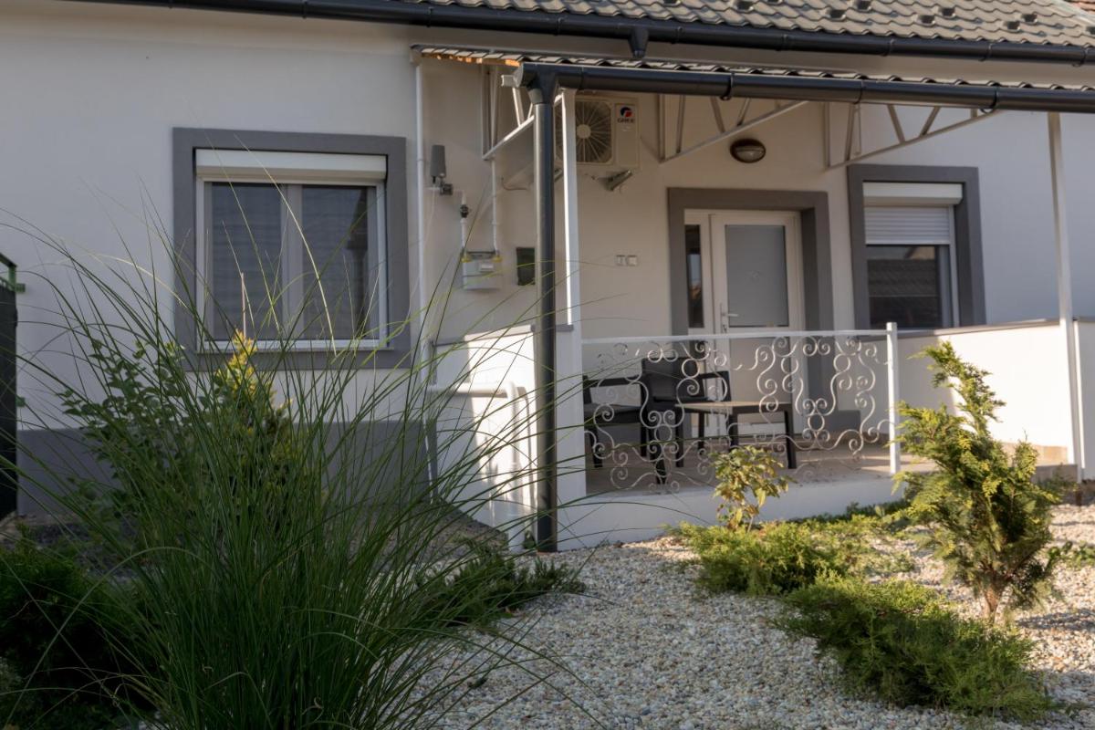 Gray House Apartman - Housity