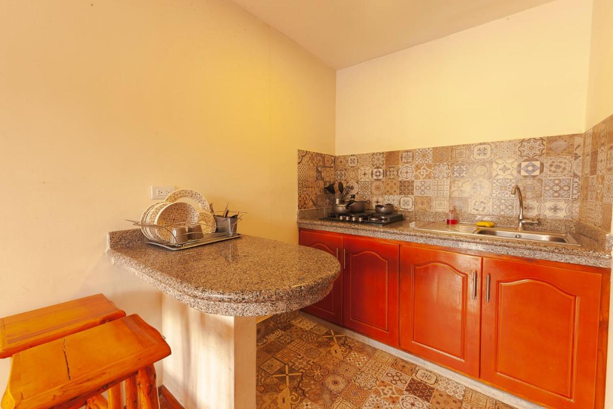 Los Ponchos Inn Apartotel - Housity