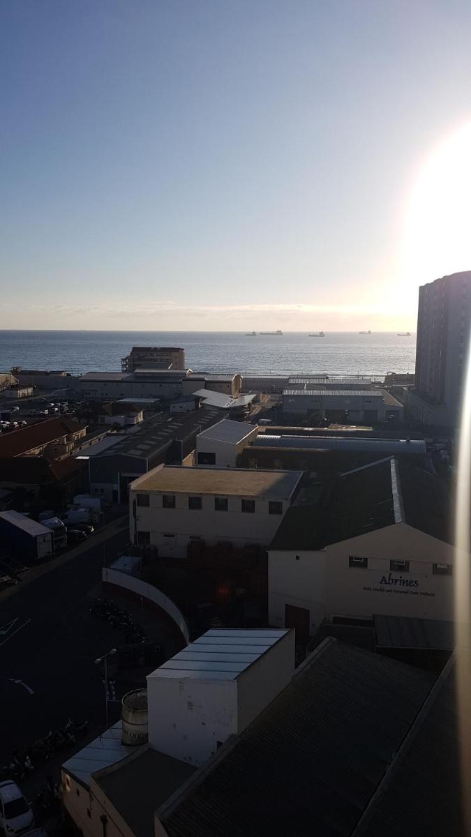 The Hub Gibraltar Sacha studio - Housity