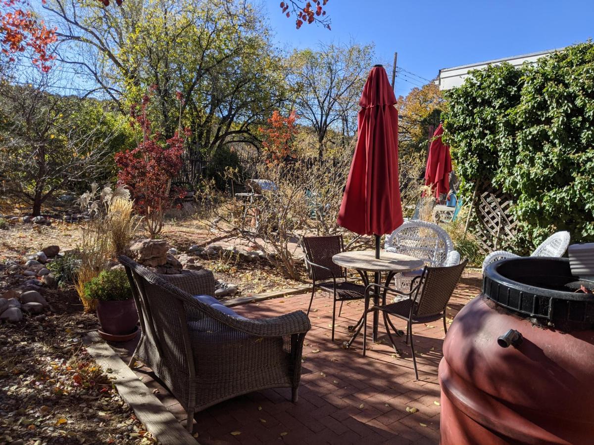 Studio apartment 15 minute walk to plaza - Housity