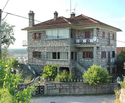 Casa Família Cedo - Housity