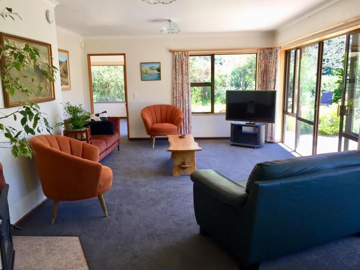 Baton Country Escape - Housity