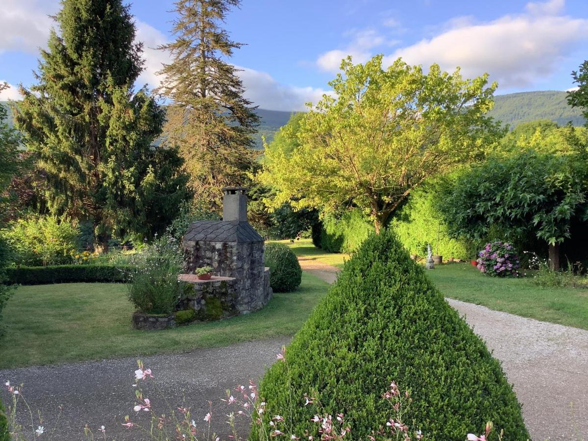 Chateau De Benac - Housity