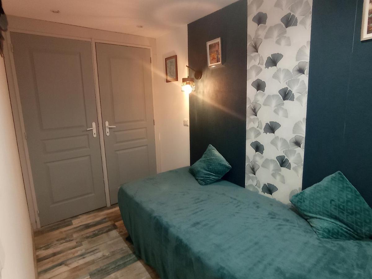 GITE AU PIED DES VIGNES - Housity