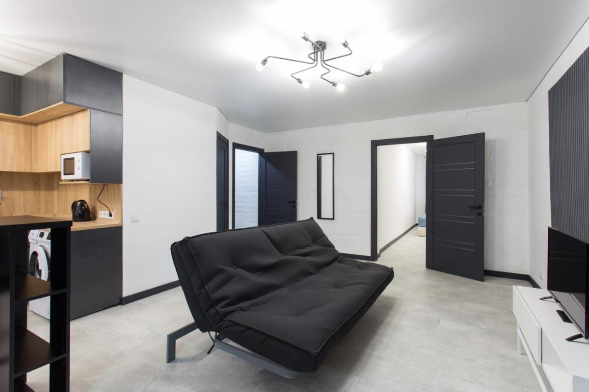 Apartment on 23 Serpnya - Housity